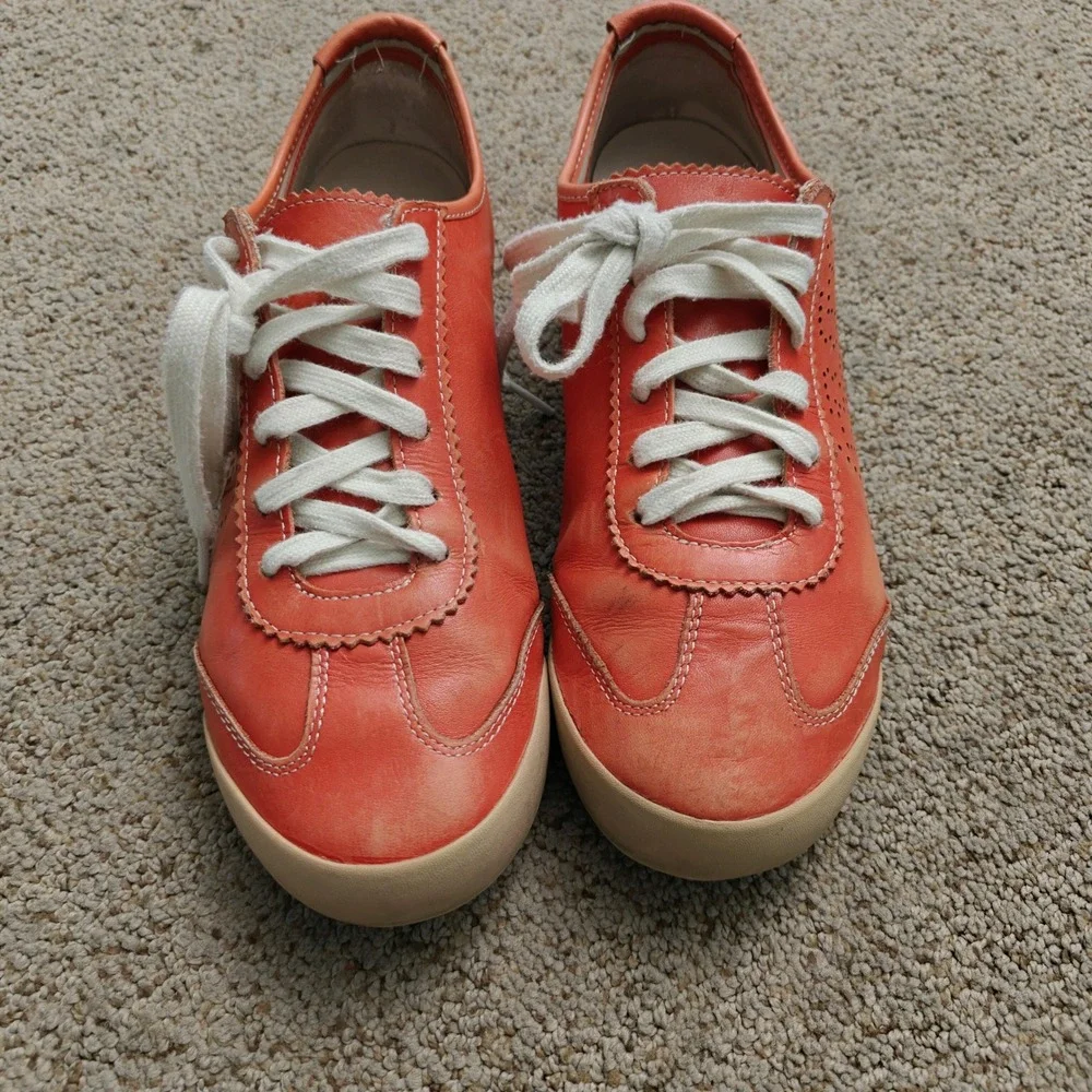 Tory Burch Women Orange Leather Perforated Logo Low Top Sneakers 9M 11128500